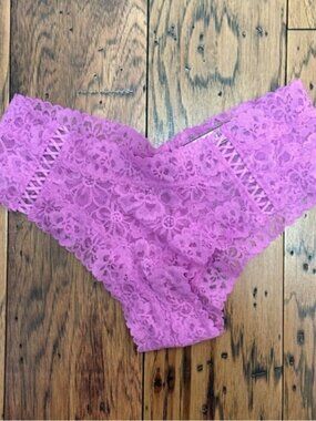 Victoria's Secret Pink Lace Panties Size Small